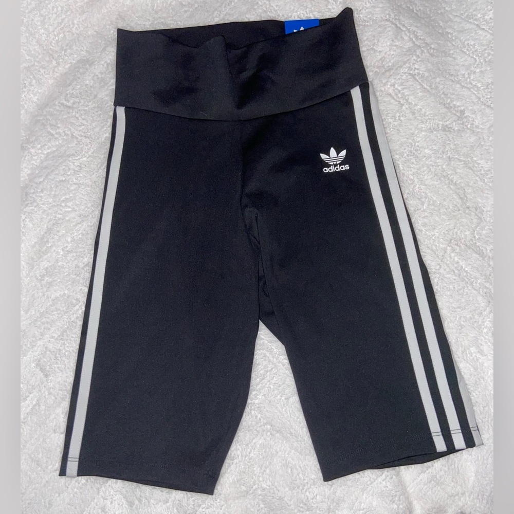 🌻 NWT adidas shorts